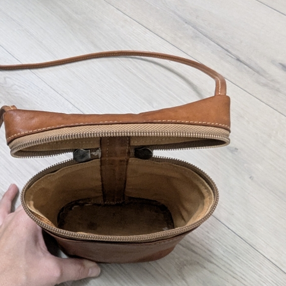 VTG IL Bisonte tan italian leather binocular crossbody purse 1980s - Picture 6 of 7